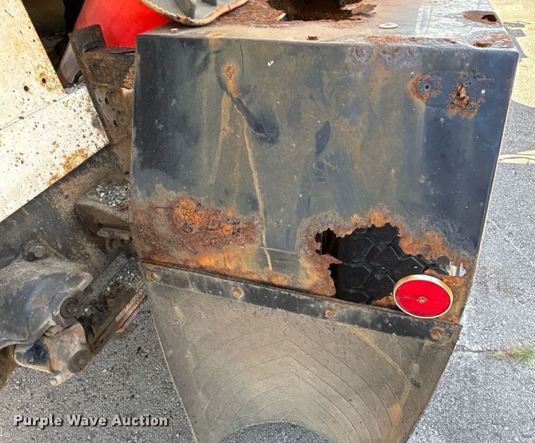 image for item EG8573 2012 Nissan UD3300 pothole patcher truck