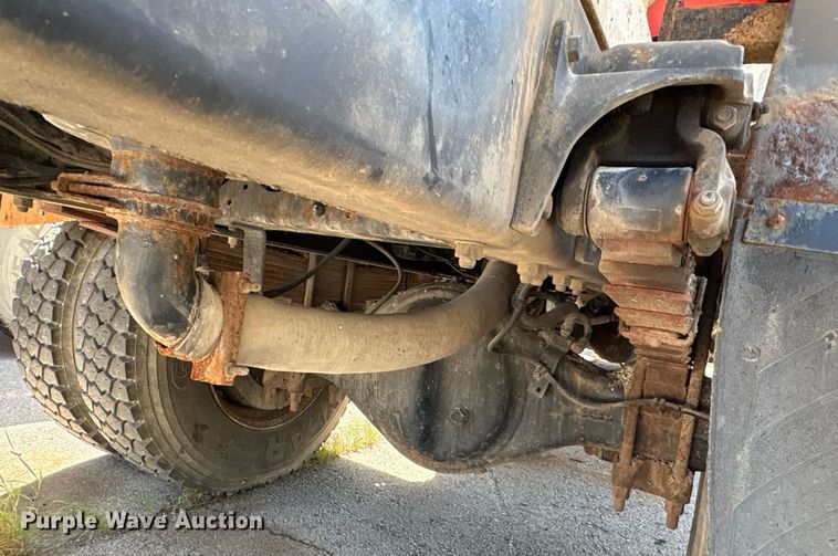 image for item EG8573 2012 Nissan UD3300 pothole patcher truck