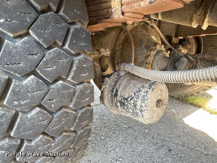 image for item EG8573 2012 Nissan UD3300 pothole patcher truck