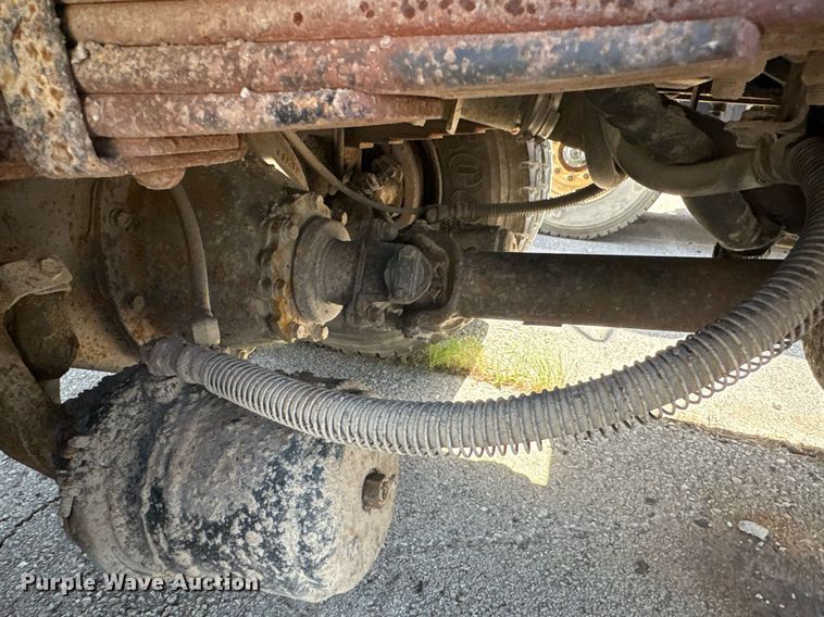 image for item EG8573 2012 Nissan UD3300 pothole patcher truck