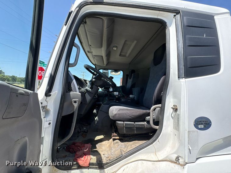 image for item EG8573 2012 Nissan UD3300 pothole patcher truck