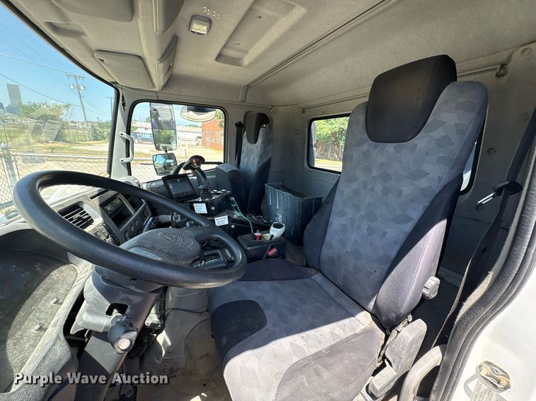 image for item EG8573 2012 Nissan UD3300 pothole patcher truck