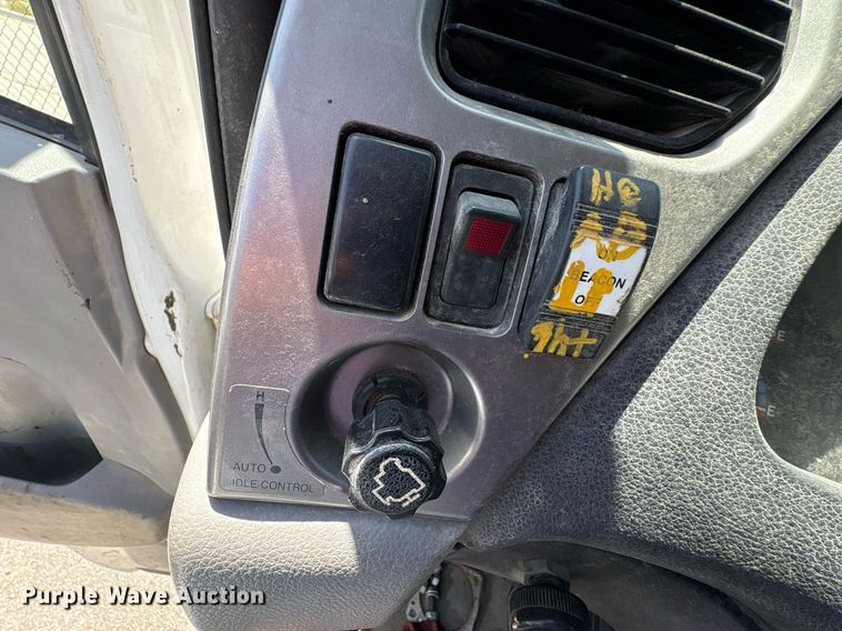 image for item EG8573 2012 Nissan UD3300 pothole patcher truck