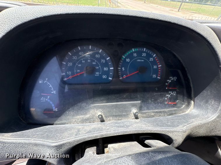 image for item EG8573 2012 Nissan UD3300 pothole patcher truck