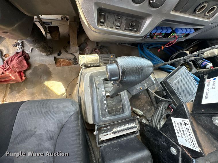 image for item EG8573 2012 Nissan UD3300 pothole patcher truck