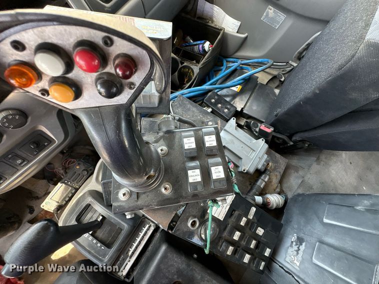 image for item EG8573 2012 Nissan UD3300 pothole patcher truck