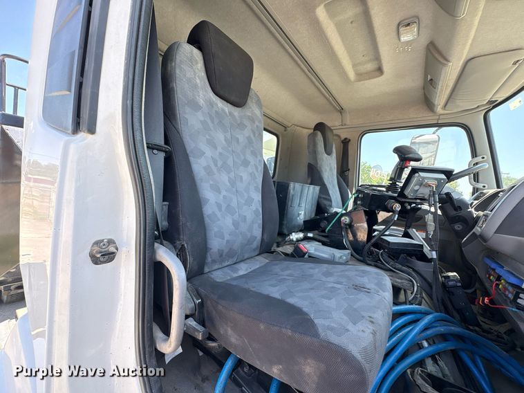 image for item EG8573 2012 Nissan UD3300 pothole patcher truck