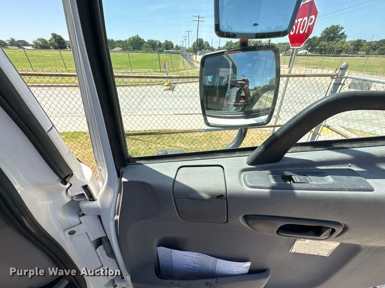 image for item EG8573 2012 Nissan UD3300 pothole patcher truck