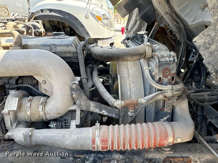 image for item EG8573 2012 Nissan UD3300 pothole patcher truck