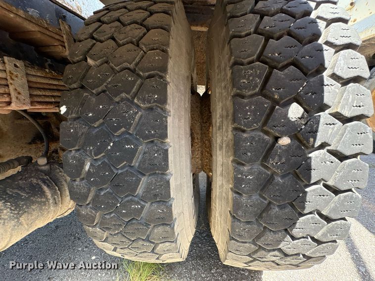 image for item EG8573 2012 Nissan UD3300 pothole patcher truck