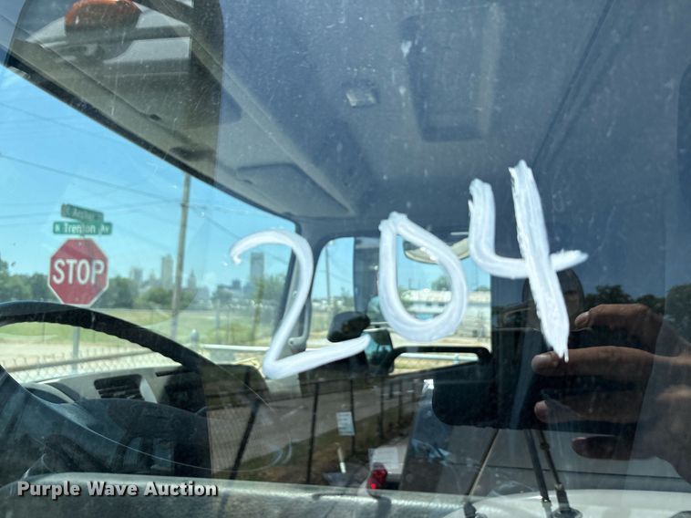 image for item EG8573 2012 Nissan UD3300 pothole patcher truck