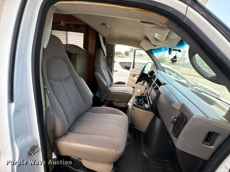 image for item EG8574 2007 Gulf Stream B Touring Cruiser RV