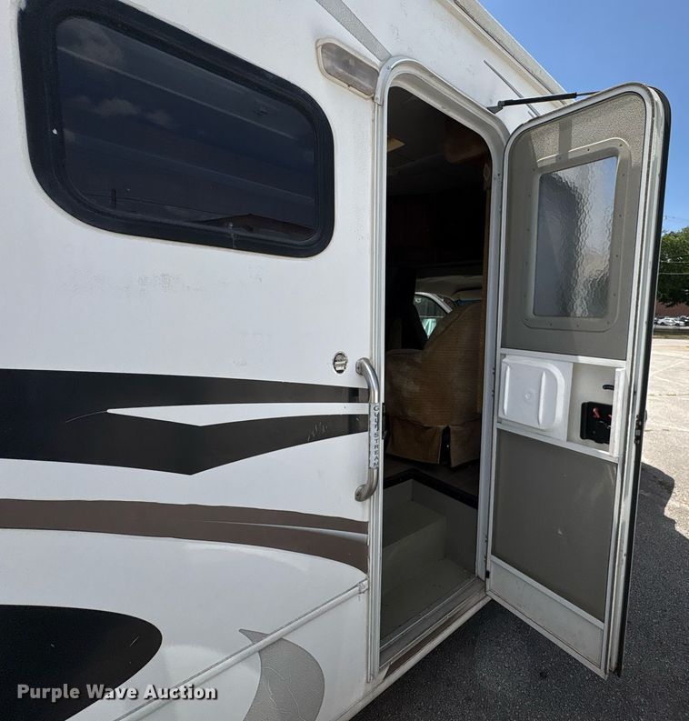 image for item EG8574 2007 Gulf Stream B Touring Cruiser RV