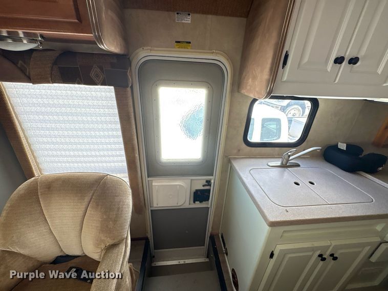 image for item EG8574 2007 Gulf Stream B Touring Cruiser RV