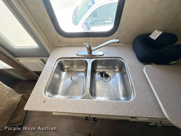 image for item EG8574 2007 Gulf Stream B Touring Cruiser RV