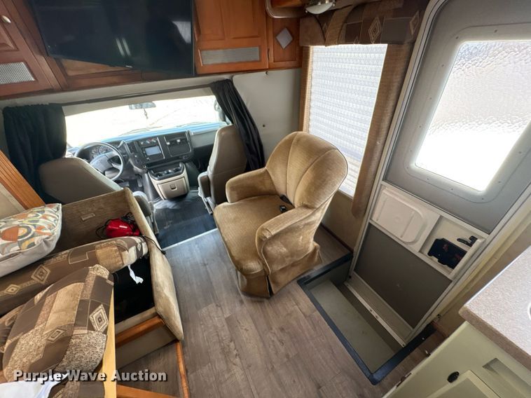 image for item EG8574 2007 Gulf Stream B Touring Cruiser RV