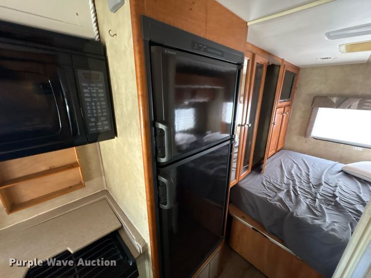 image for item EG8574 2007 Gulf Stream B Touring Cruiser RV