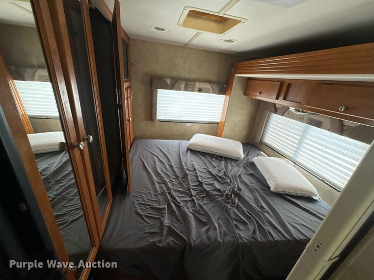 image for item EG8574 2007 Gulf Stream B Touring Cruiser RV