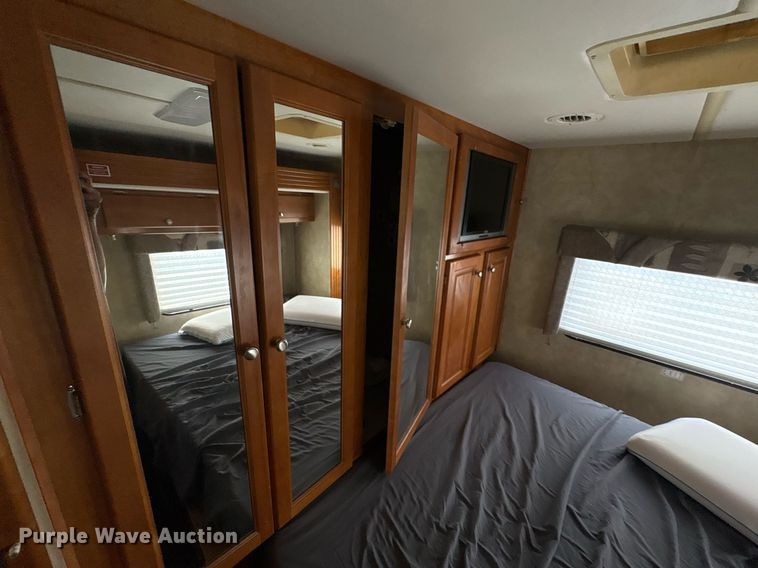 image for item EG8574 2007 Gulf Stream B Touring Cruiser RV