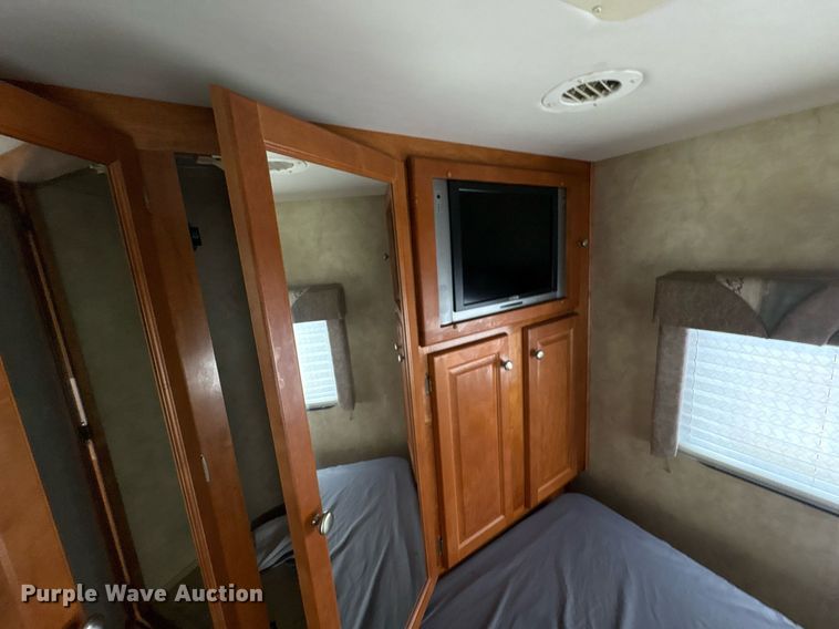 image for item EG8574 2007 Gulf Stream B Touring Cruiser RV