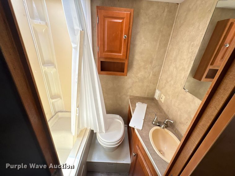 image for item EG8574 2007 Gulf Stream B Touring Cruiser RV