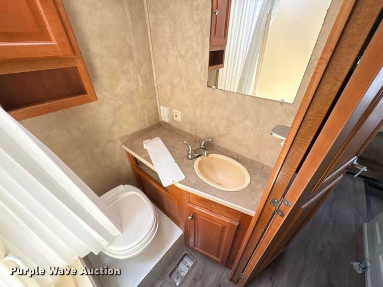 image for item EG8574 2007 Gulf Stream B Touring Cruiser RV