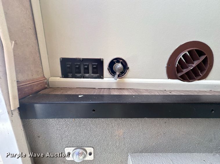 image for item EG8574 2007 Gulf Stream B Touring Cruiser RV