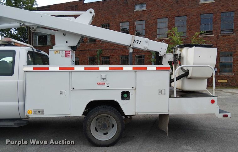 image for item EG8575 2008 Ford F550 Super Duty bucket truck