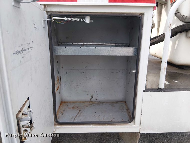 image for item EG8575 2008 Ford F550 Super Duty bucket truck