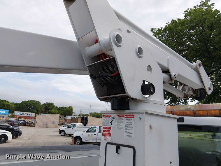 image for item EG8575 2008 Ford F550 Super Duty bucket truck