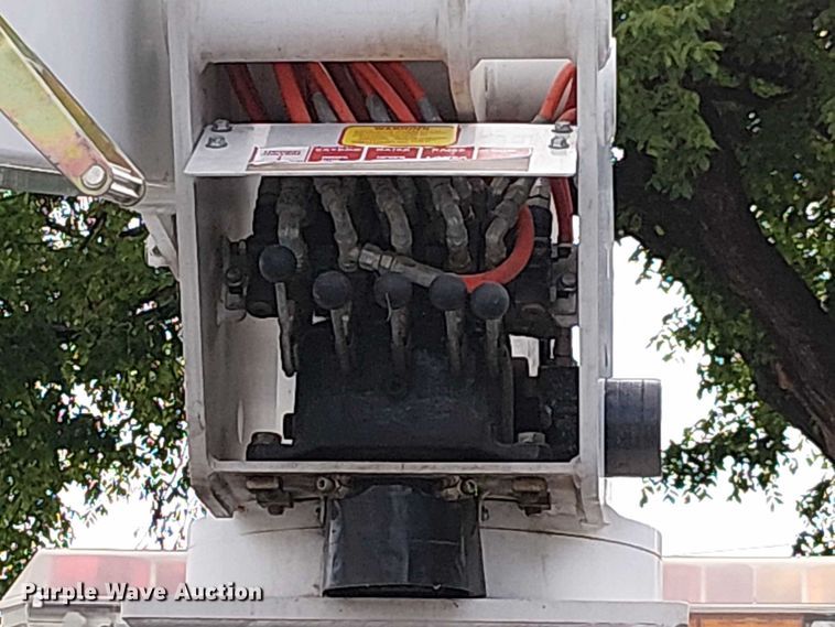 image for item EG8575 2008 Ford F550 Super Duty bucket truck