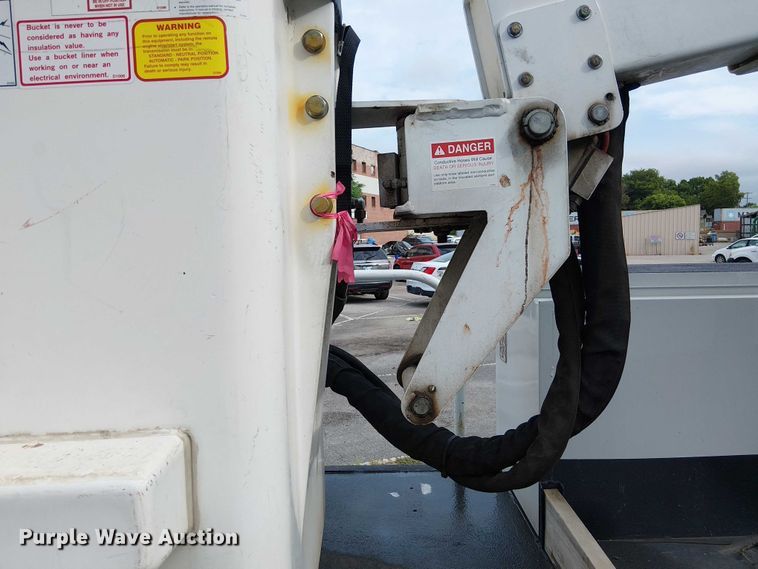 image for item EG8575 2008 Ford F550 Super Duty bucket truck