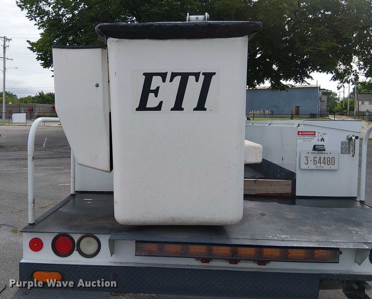 image for item EG8575 2008 Ford F550 Super Duty bucket truck