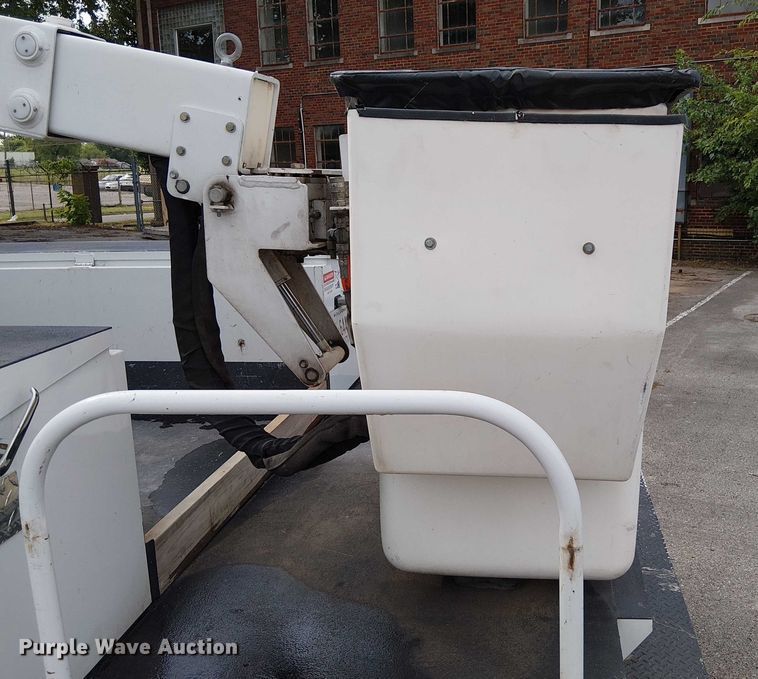 image for item EG8575 2008 Ford F550 Super Duty bucket truck