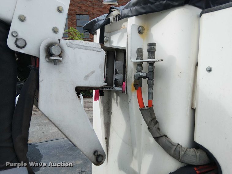 image for item EG8575 2008 Ford F550 Super Duty bucket truck