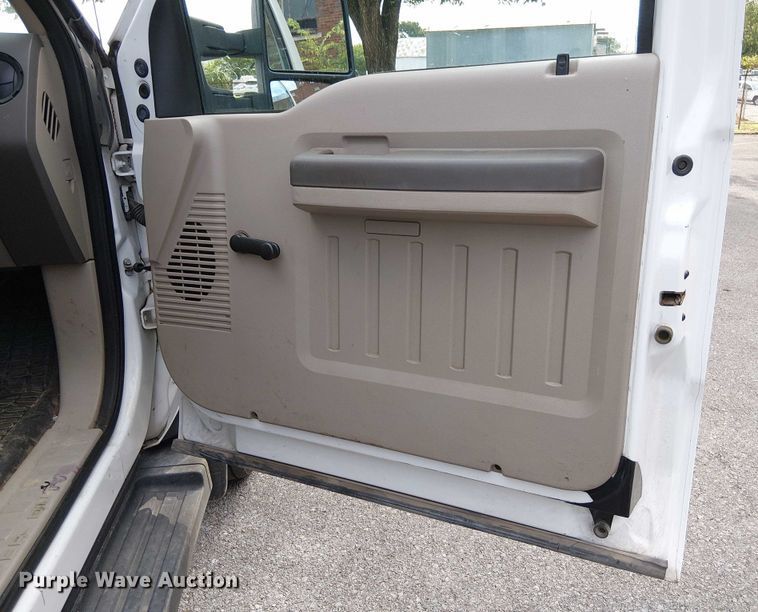 image for item EG8575 2008 Ford F550 Super Duty bucket truck