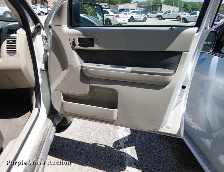 image for item EG8577 2009 Ford Escape Hybrid SUV