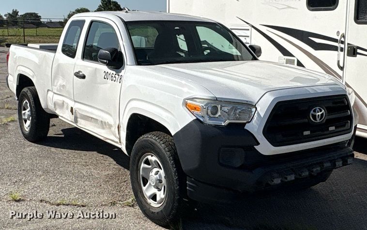 image for item EG8578 2016 Toyota Tacoma Access Cab pickup truck