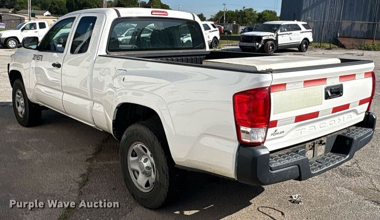 image for item EG8578 2016 Toyota Tacoma Access Cab pickup truck