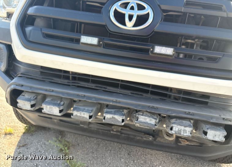 image for item EG8578 2016 Toyota Tacoma Access Cab pickup truck