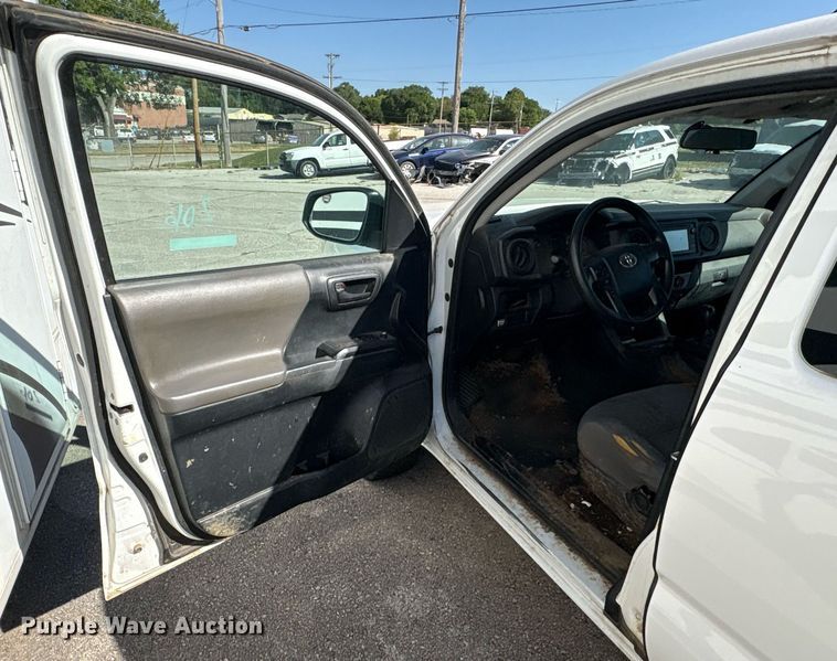 image for item EG8578 2016 Toyota Tacoma Access Cab pickup truck