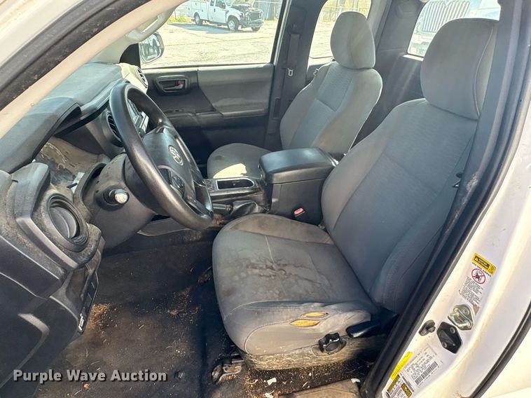 image for item EG8578 2016 Toyota Tacoma Access Cab pickup truck