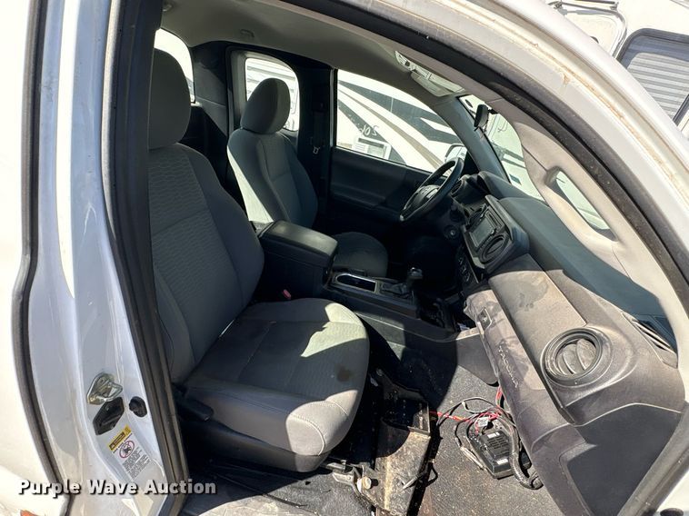 image for item EG8578 2016 Toyota Tacoma Access Cab pickup truck