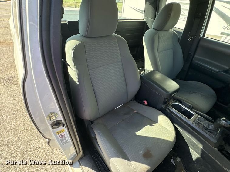 image for item EG8578 2016 Toyota Tacoma Access Cab pickup truck