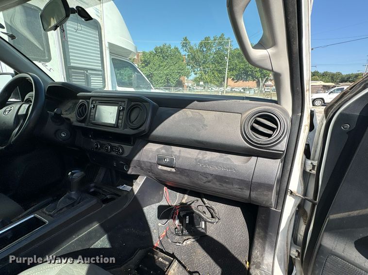 image for item EG8578 2016 Toyota Tacoma Access Cab pickup truck