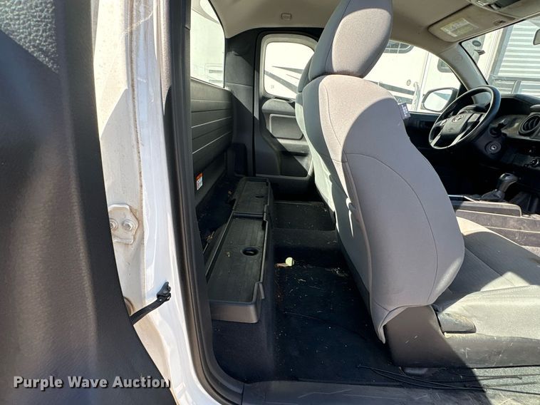 image for item EG8578 2016 Toyota Tacoma Access Cab pickup truck