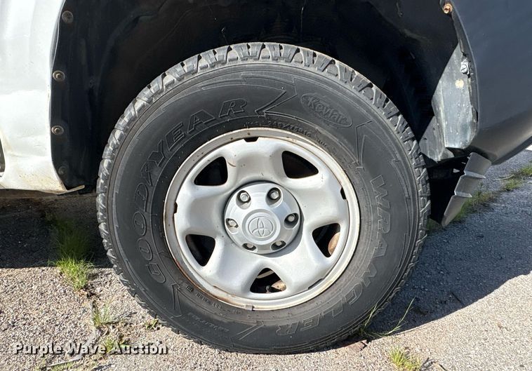 image for item EG8578 2016 Toyota Tacoma Access Cab pickup truck