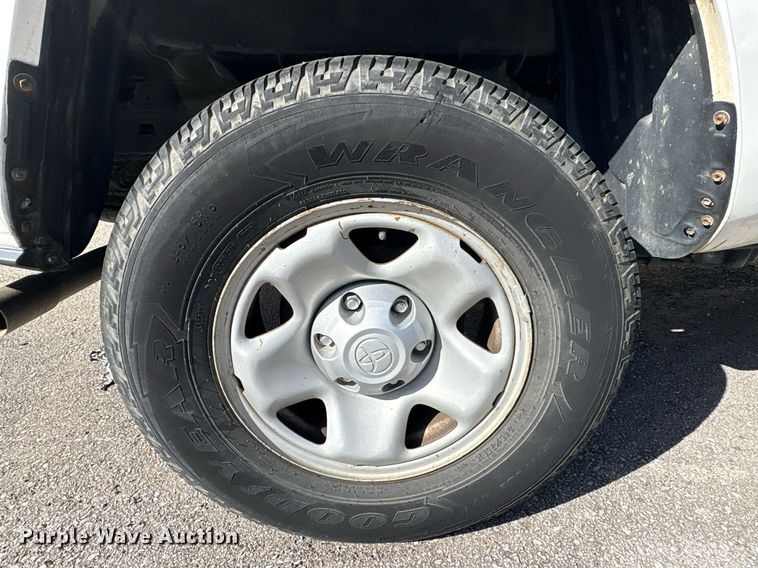 image for item EG8578 2016 Toyota Tacoma Access Cab pickup truck