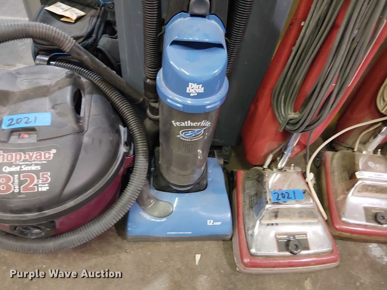 image for item EG8601 (5) vacuum cleaners