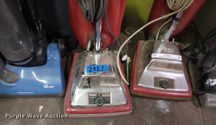 image for item EG8601 (5) vacuum cleaners